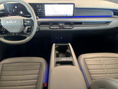 Used 2024 Kia EV9 Land image 10