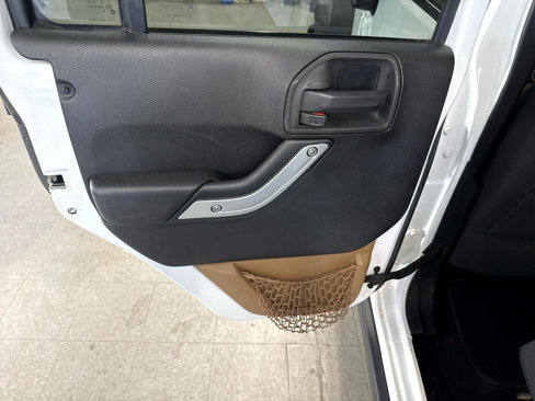 Used 2015 Jeep Wrangler Unlimited Rubicon w/ Max Tow Package image 41
