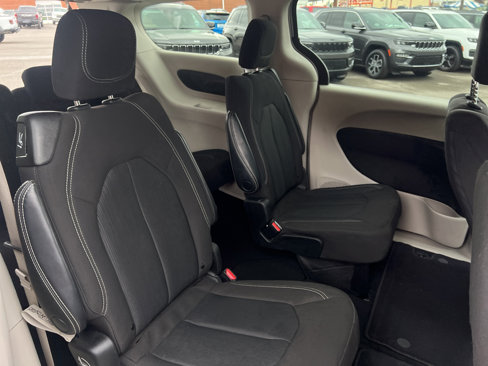 Used 2023 Chrysler Voyager LX image 13