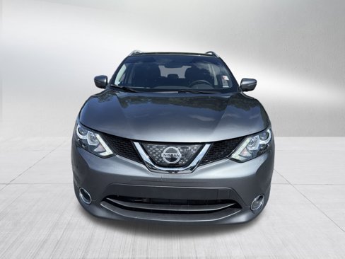 Used 2018 Nissan Rogue Sport SL image 2