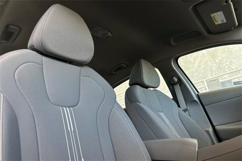 Used 2024 Hyundai Elantra SEL image 17