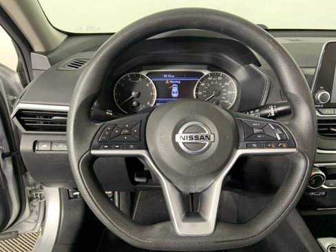 Used 2021 Nissan Altima 2.5 SV image 9