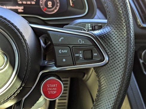 Used 2018 Audi R8 V10 w/ Premium Package image 29