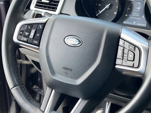 Used 2019 Land Rover Discovery Sport SE image 22