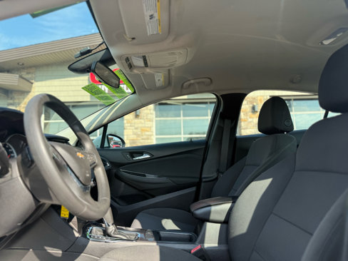 Used 2018 Chevrolet Cruze LT image 11