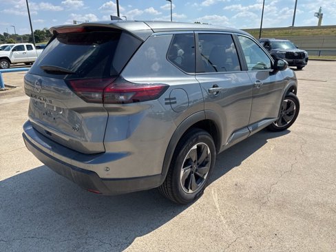 Used 2024 Nissan Rogue SV image 11