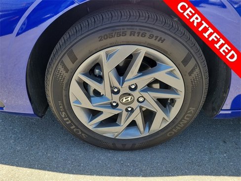 Certified 2024 Hyundai Elantra SEL image 19