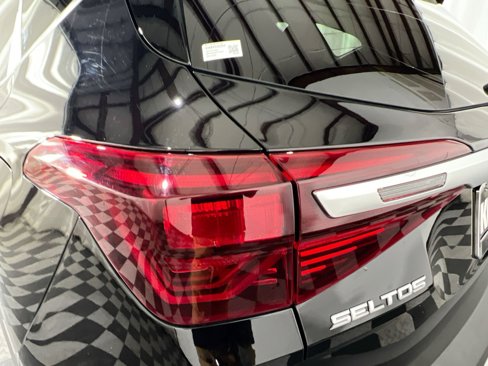 Used 2022 Kia Seltos EX image 14