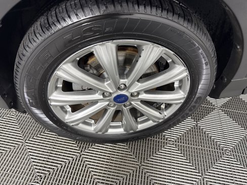 Used 2018 Ford Escape Titanium image 10