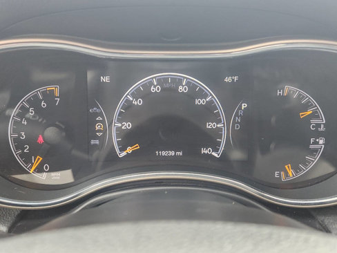 Used 2016 Jeep Grand Cherokee Laredo w/ Quick Order Package 23E image 22
