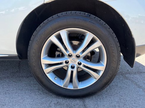 Used 2011 Nissan Murano LE w/ Navigation Pkg image 12