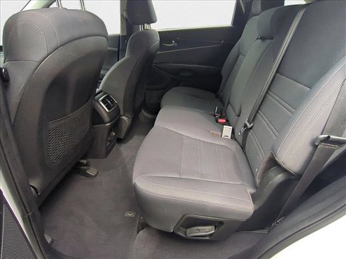 Used 2019 Kia Sorento LX image 17