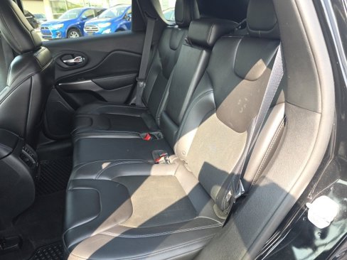 Used 2019 Jeep Cherokee Latitude Plus w/ Comfort/Convenience Group image 34