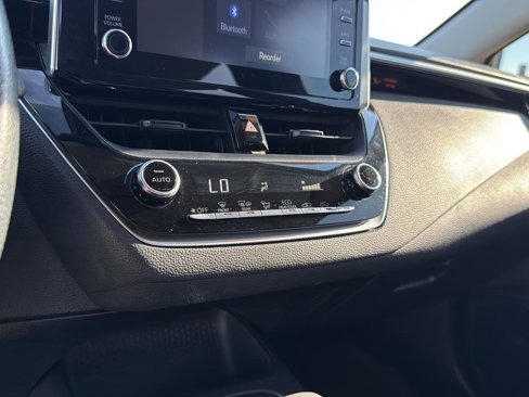 Used 2020 Toyota Corolla LE image 22