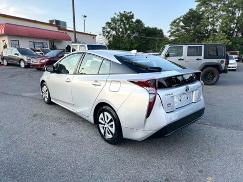 Used 2016 Toyota Prius Four image 7