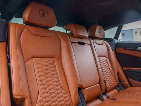 Used 2022 Lamborghini Urus image 23