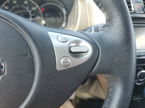 Used 2015 Nissan Versa Note SR image 17