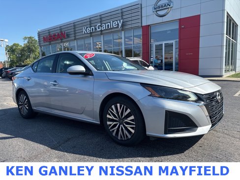 Used 2023 Nissan Altima 2.5 SV image 1