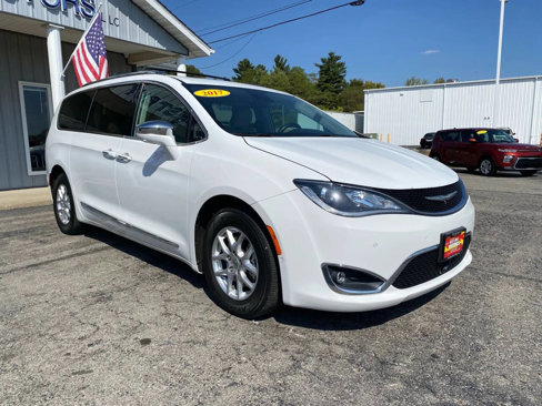 Used 2017 Chrysler Pacifica Limited w/ Advanced Safetytec Group image 9