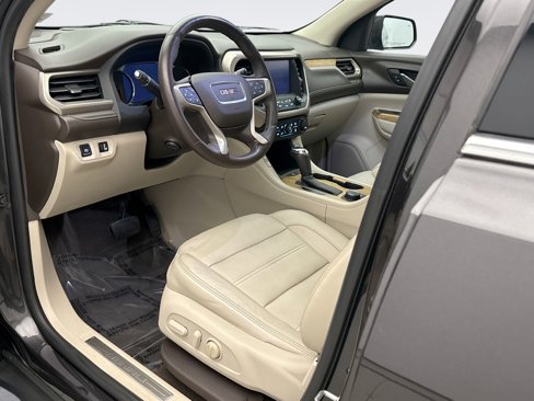 Used 2017 GMC Acadia Denali w/ Technology Package image 10