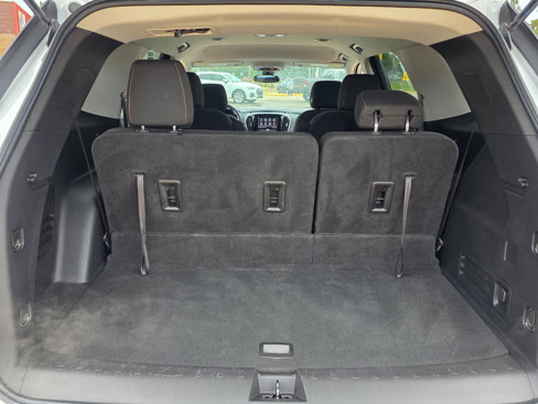 Used 2021 Chevrolet Traverse LT w/ LPO, Cargo Package image 18