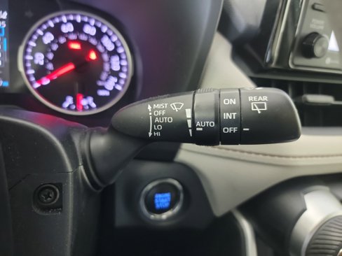 Used 2021 Toyota RAV4 XLE image 30