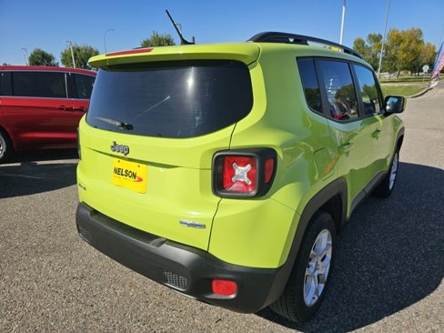 Used 2017 Jeep Renegade Latitude w/ Popular Equipment Group image 7