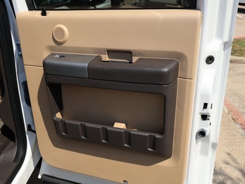 Used 2016 Ford F250 Lariat w/ Lariat Interior Package image 19