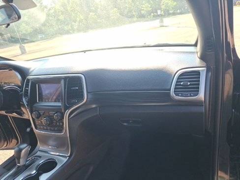 Used 2019 Jeep Grand Cherokee Laredo image 22