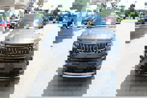 Certified 2022 Jeep Compass Limited w/ Sun and Sound Group image 3