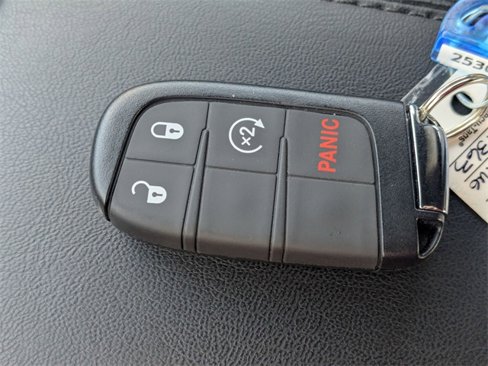 New 2025 Jeep Compass Limited image 32