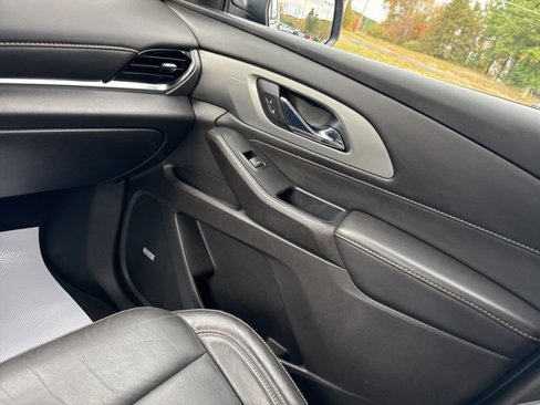 Used 2021 Chevrolet Traverse RS image 29
