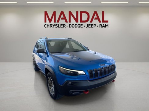 Used 2020 Jeep Cherokee Trailhawk image 4