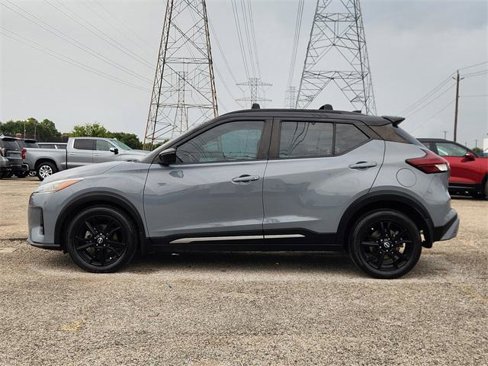 Used 2022 Nissan Kicks SR image 4
