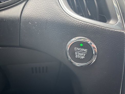 Used 2022 Ford Edge Titanium image 25