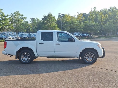 Used 2020 Nissan Frontier SV image 5