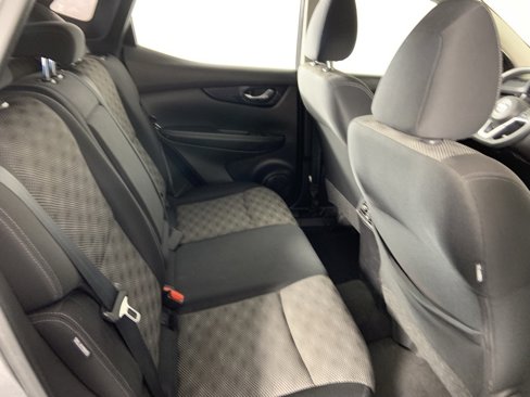 Used 2020 Nissan Rogue Sport SV image 18