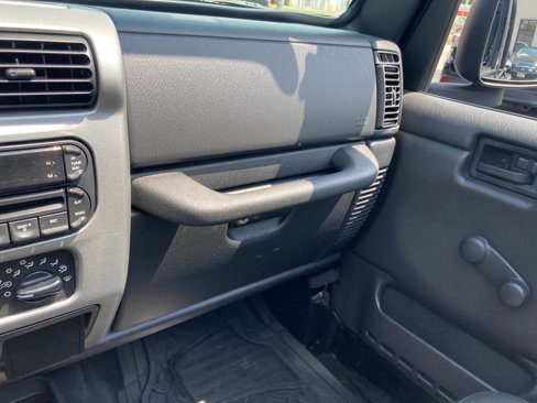 Used 2005 Jeep Wrangler Unlimited image 96