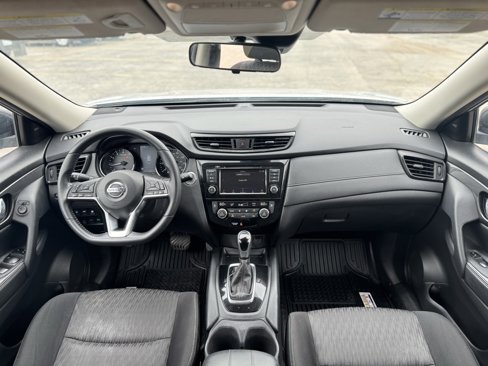 Used 2020 Nissan Rogue SV image 8