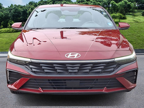 Used 2025 Hyundai Elantra SEL image 2
