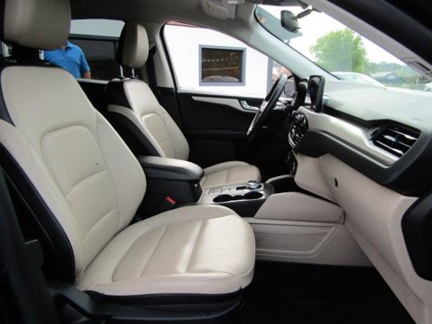 Used 2022 Ford Escape SEL image 11