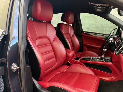 Used 2018 Porsche Macan S image 33