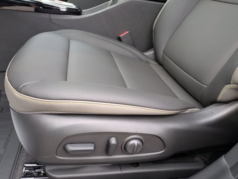 New 2025 Chevrolet Trax ACTIV w/ Sunroof Package image 9