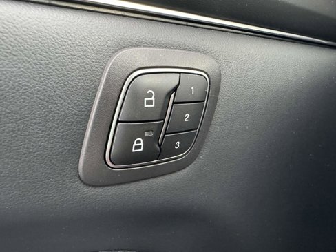 Used 2021 Ford Mustang Mach-E Premium image 31
