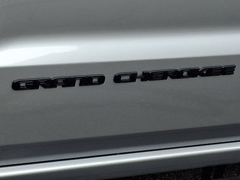 Certified 2020 Jeep Grand Cherokee Altitude image 30