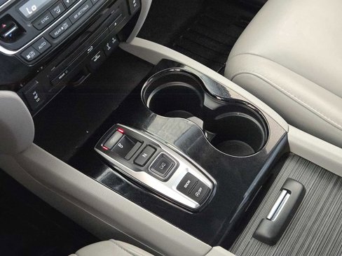 Used 2017 Honda Pilot Touring image 20