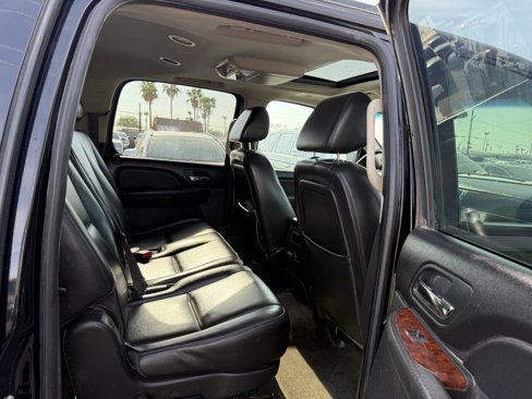 Used 2009 Chevrolet Suburban 2500 LT image 27