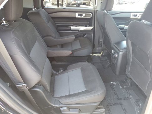 Used 2022 Ford Explorer XLT image 31