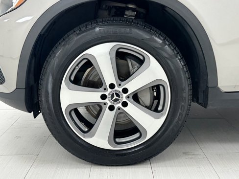 Used 2019 Mercedes-Benz GLC 300 4MATIC image 41