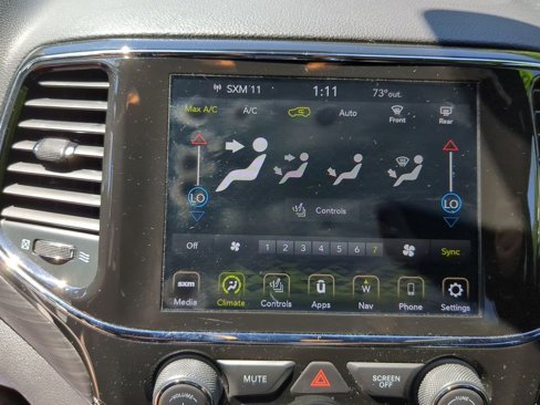 Used 2021 Jeep Grand Cherokee Laredo X image 13